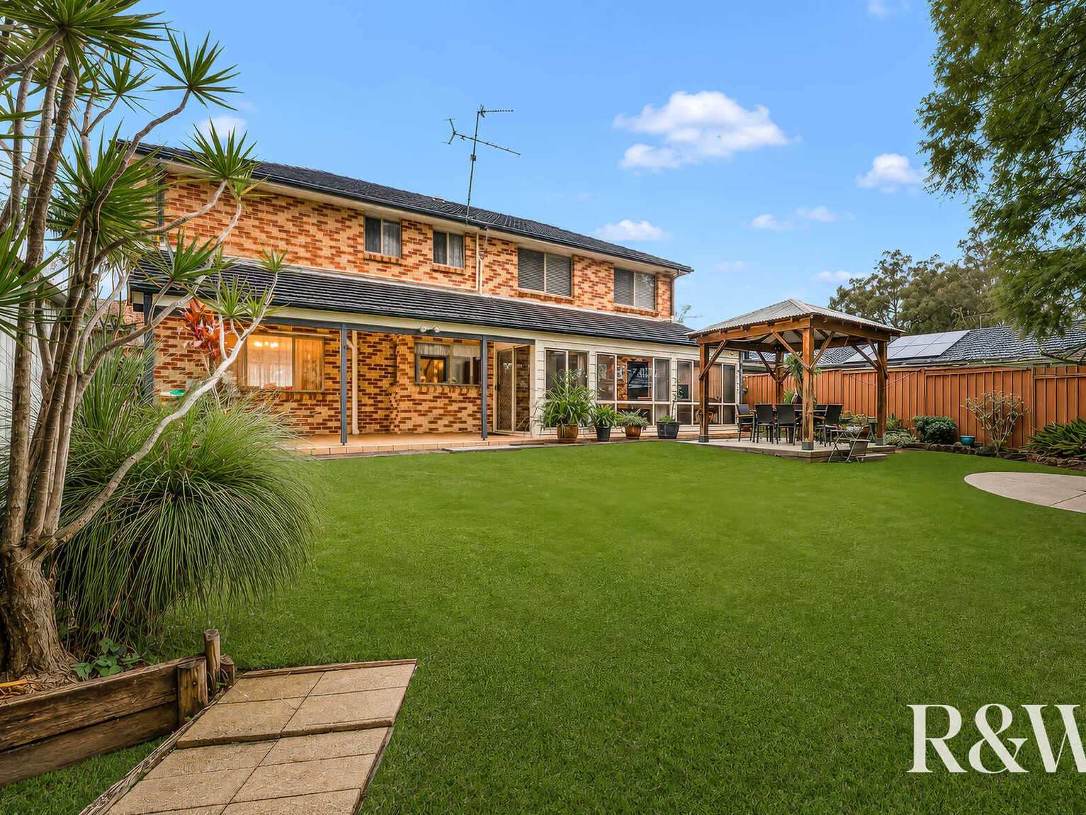 16 Fallon Close Quakers Hill 16 Fallon Close Quakers Hill