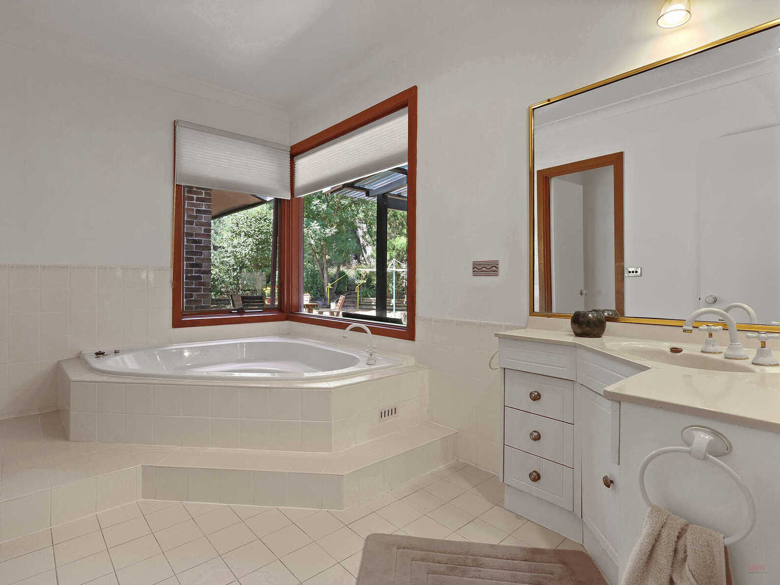 9 Farnborough Drive Moss Vale 9 Farnborough Drive Moss Vale