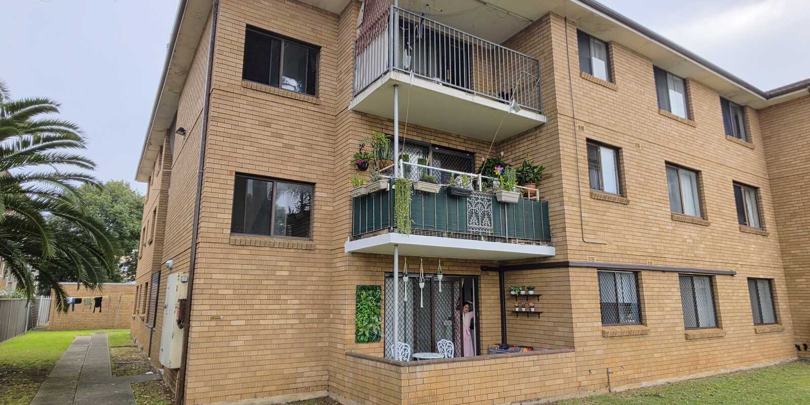 11/2 Pevensey Street Canley Vale