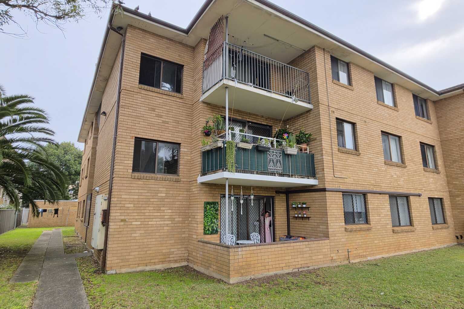 11/2 Pevensey Street Canley Vale