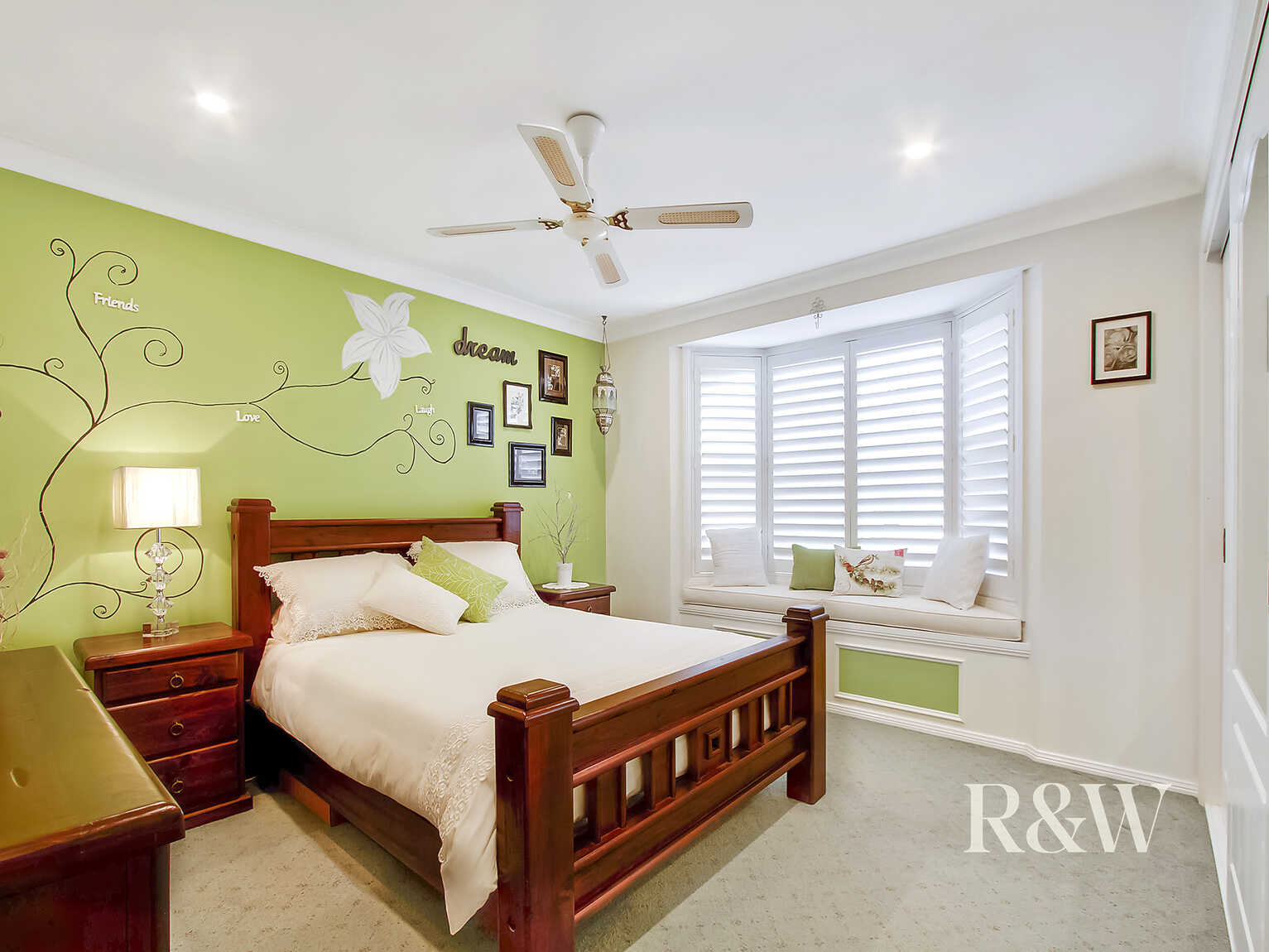 23 Illawarra Drive St Clair 23 Illawarra Drive St Clair