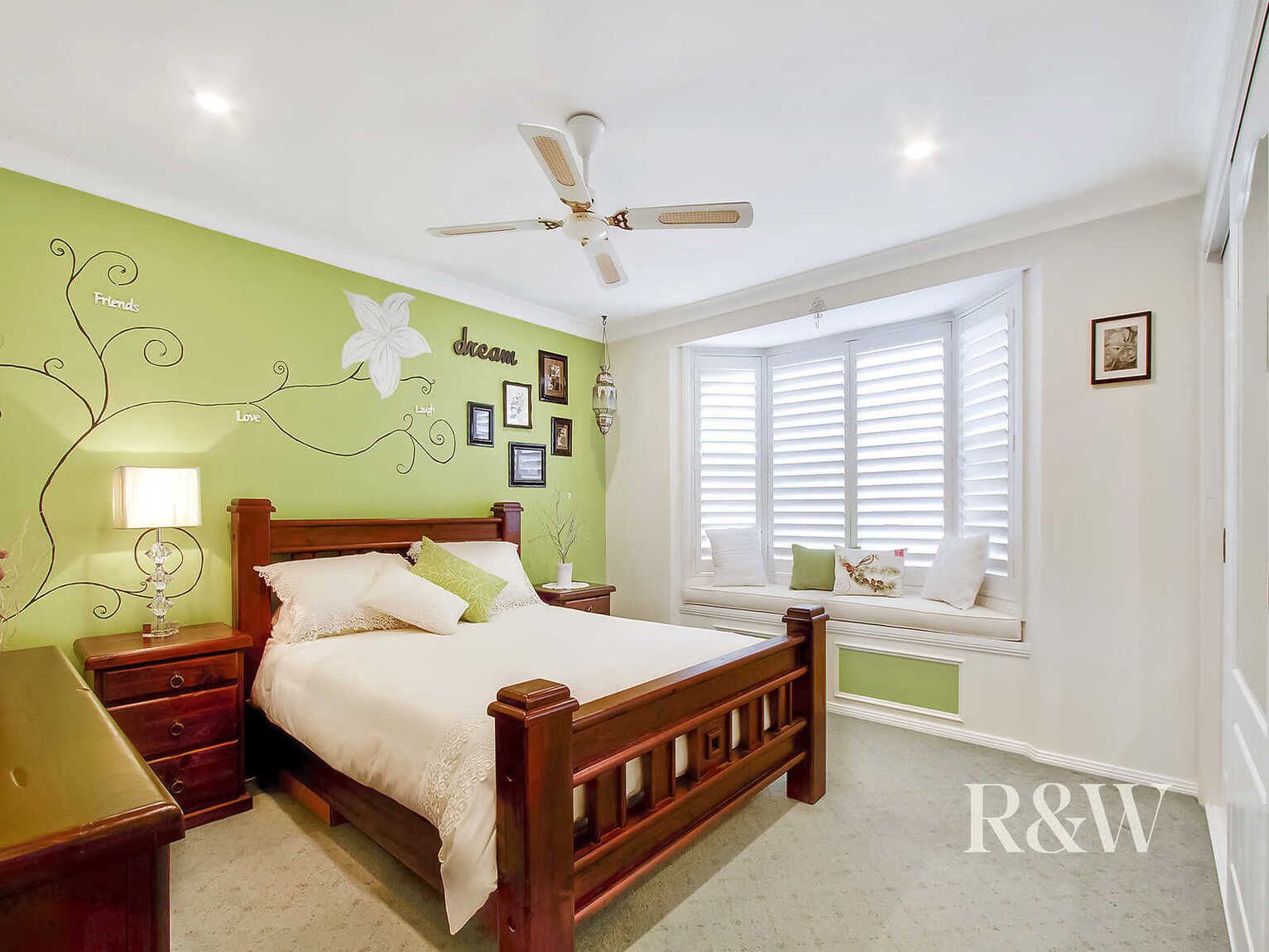 23 Illawarra Drive St Clair 23 Illawarra Drive St Clair