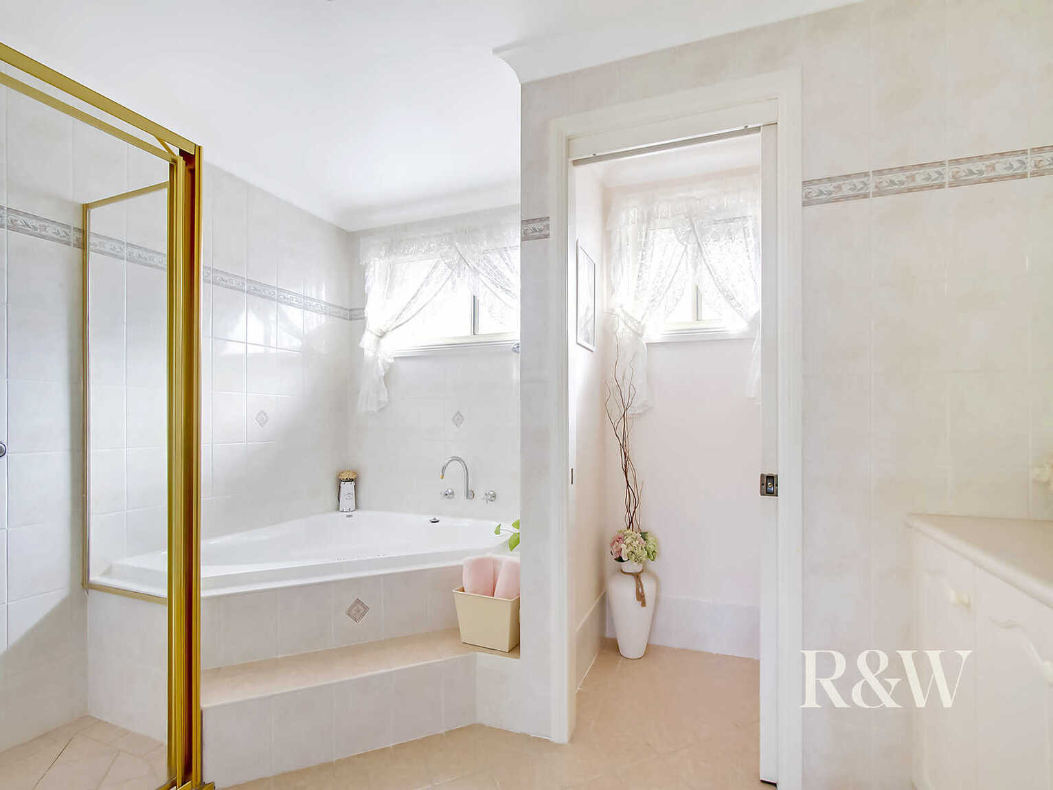 23 Illawarra Drive St Clair 23 Illawarra Drive St Clair