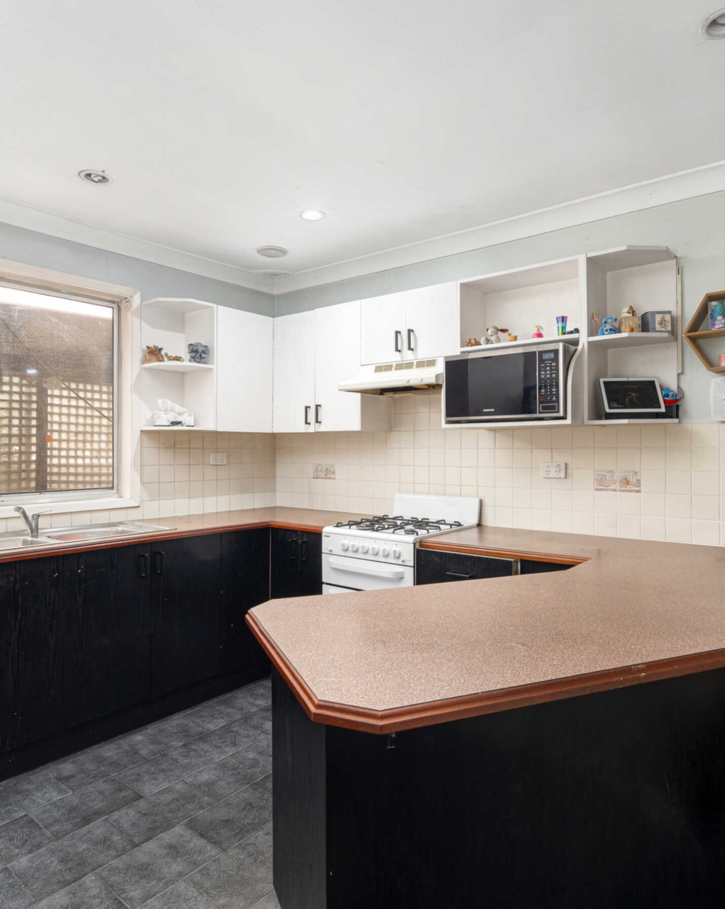 29 Woodview Road Oxley Park, Park - Thumbnail 4