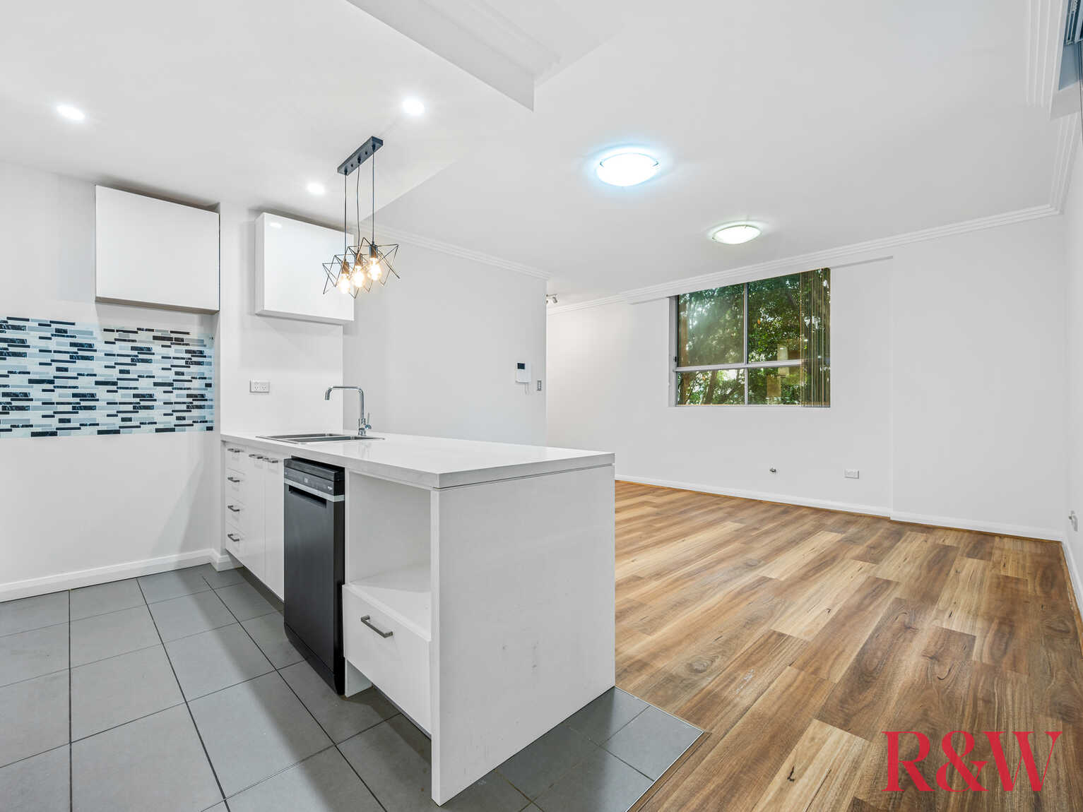 101P/81-86 Courallie Avenue Homebush West