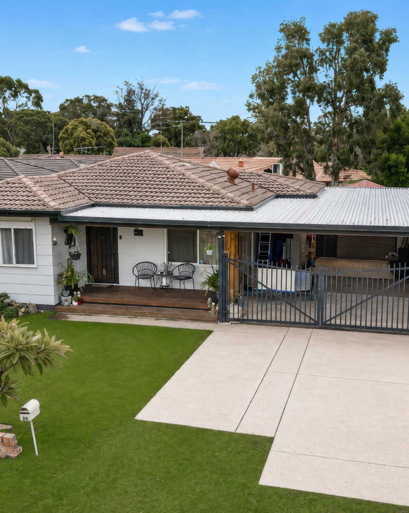 29 Woodview Road Oxley Park, Park - Image 1