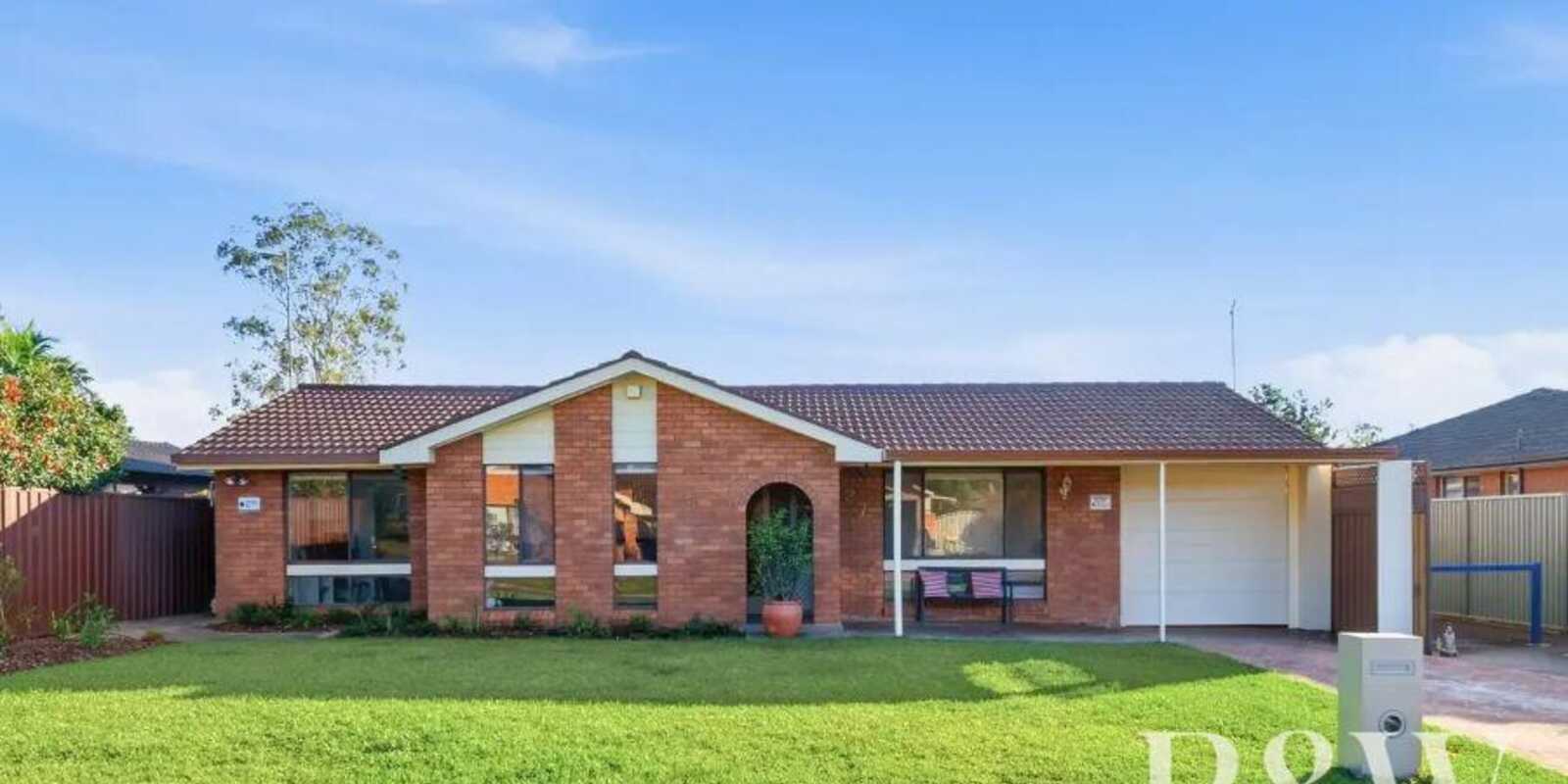 27 Grevillea Drive St Clair