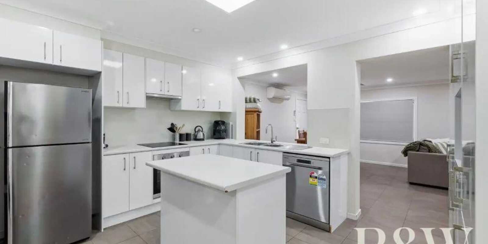 27 Grevillea Drive St Clair