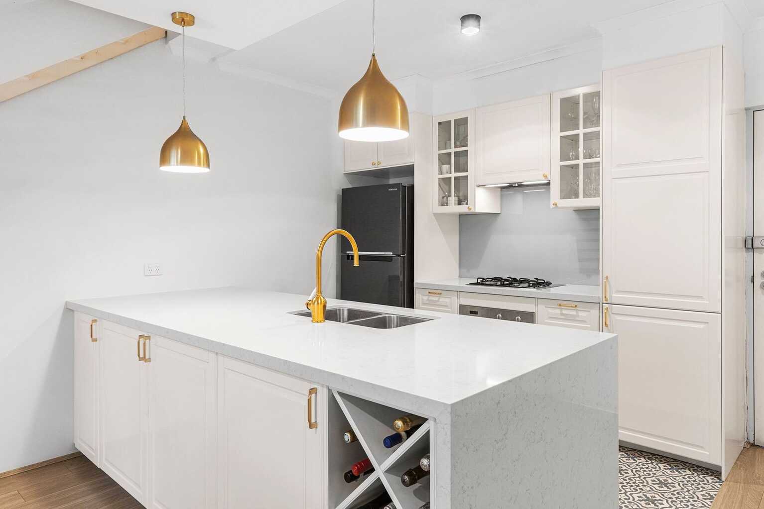 7/8 Grandstand Parade Zetland 7/8 Grandstand Parade Zetland