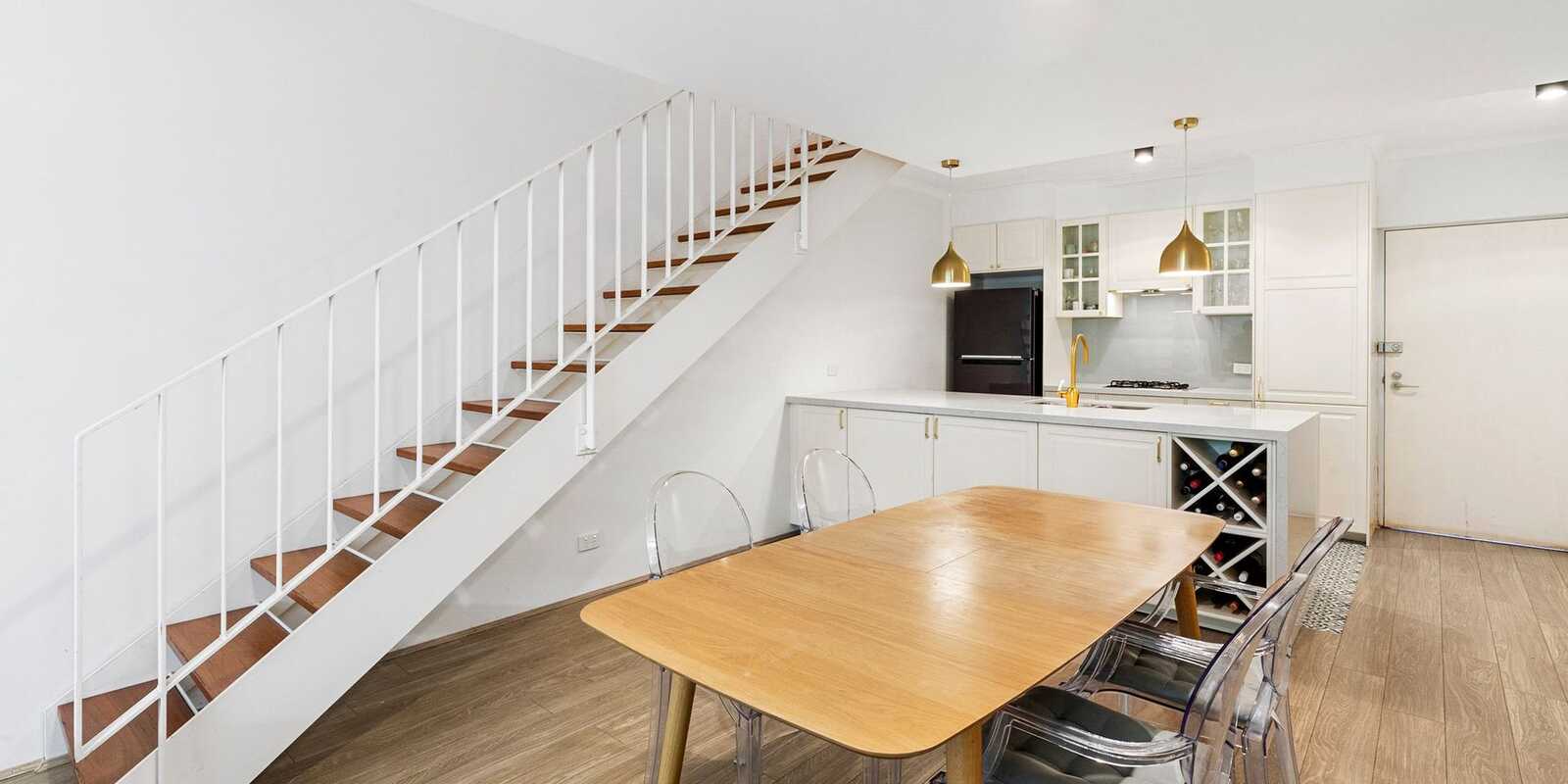 7/8 Grandstand Parade Zetland 7/8 Grandstand Parade Zetland