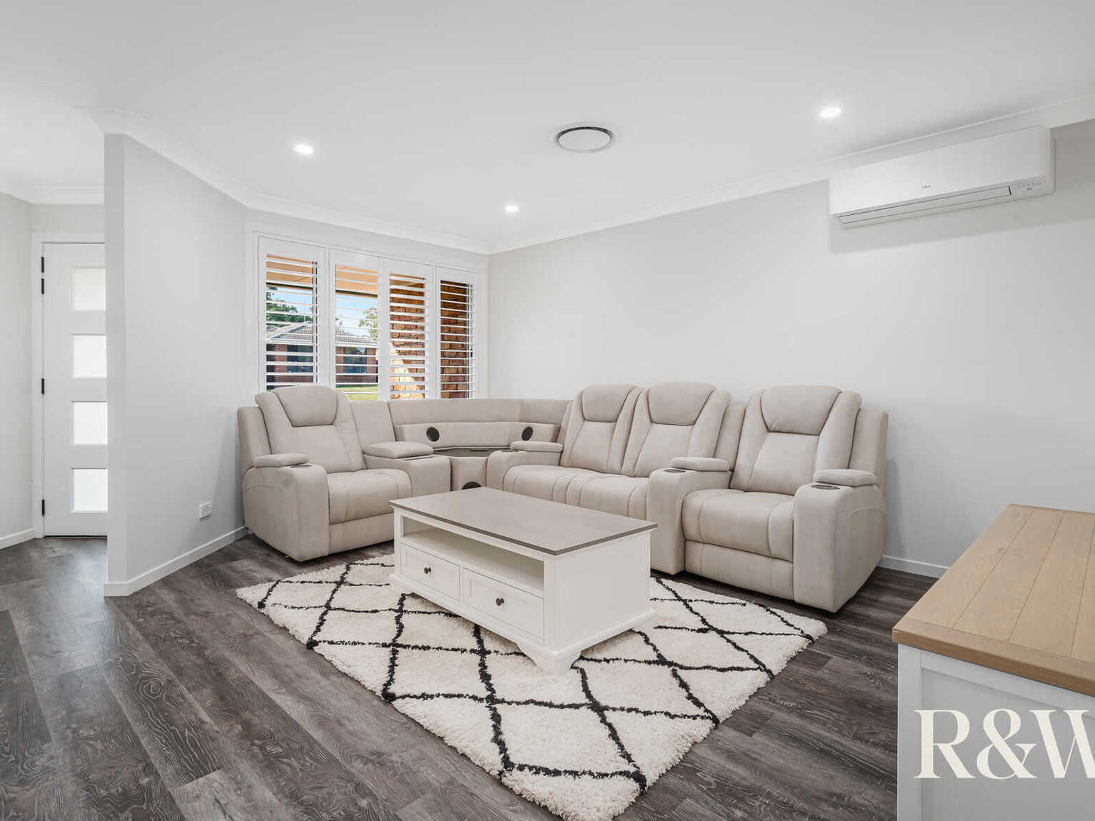 57 Kunipipi Street St Clair