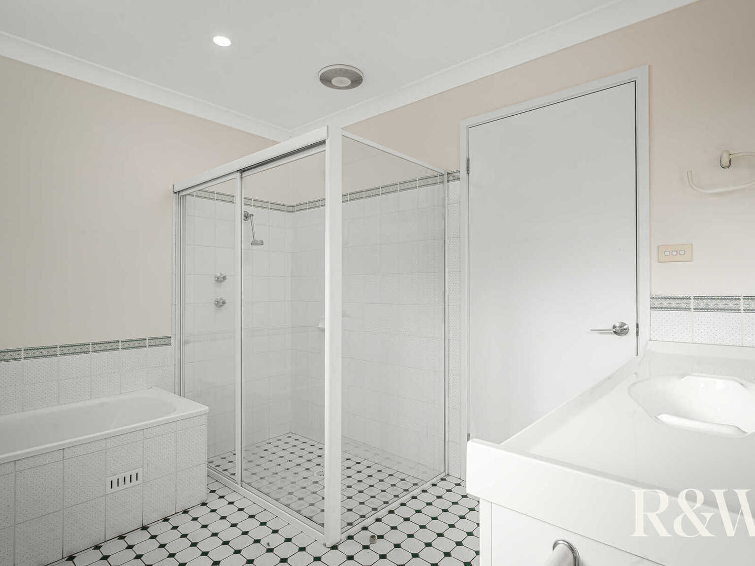 57 Kunipipi Street St Clair