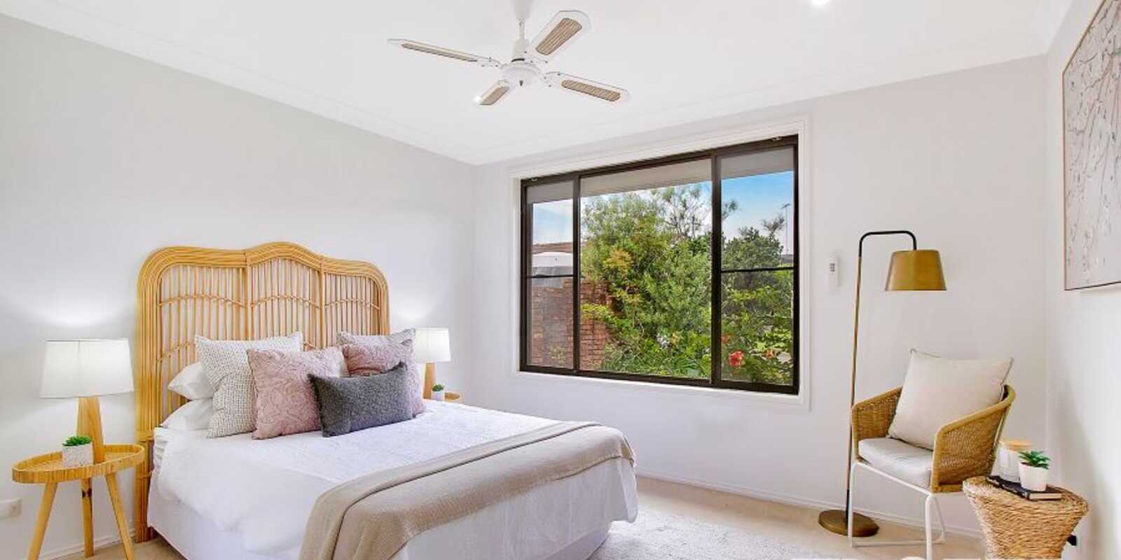 18 Caribou Close St Clair