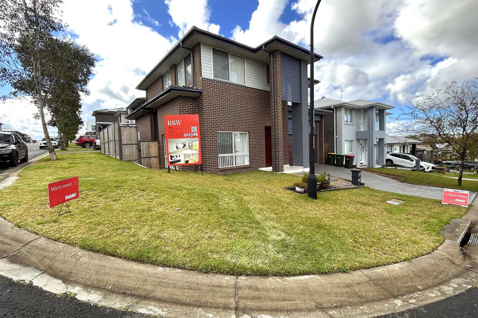 25 Lipizzan Street Box Hill 25 Lipizzan Street Box Hill
