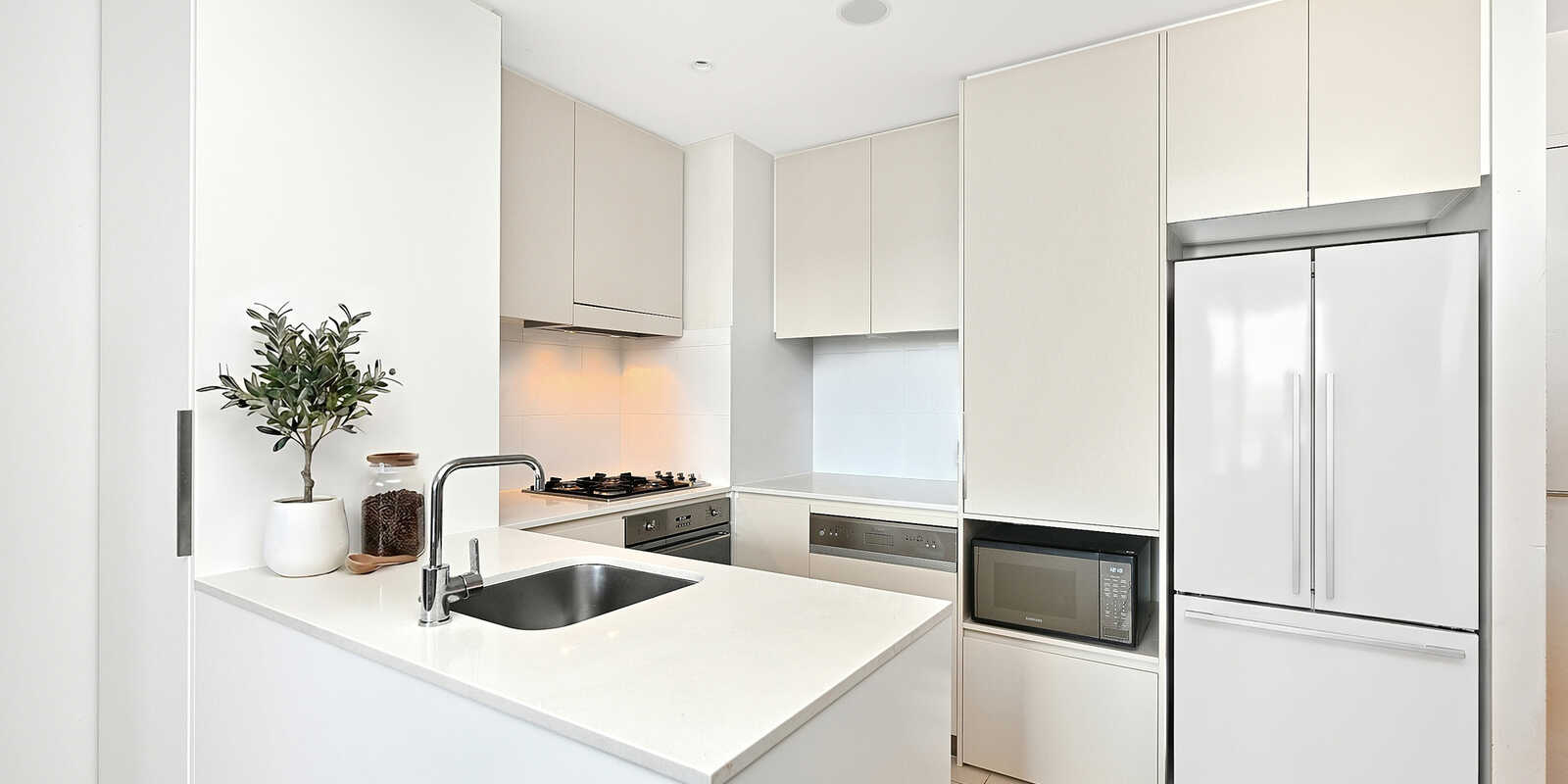606/1 Brodie Spark Drive Wolli Creek