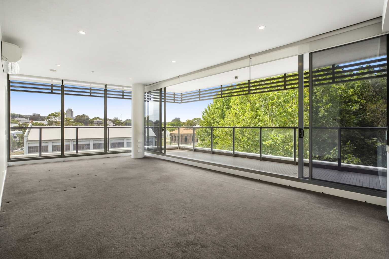 17/830 Bourke Street Waterloo