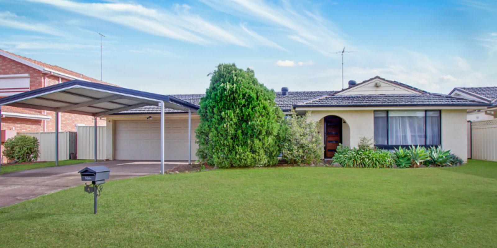 4 Como Close St Clair