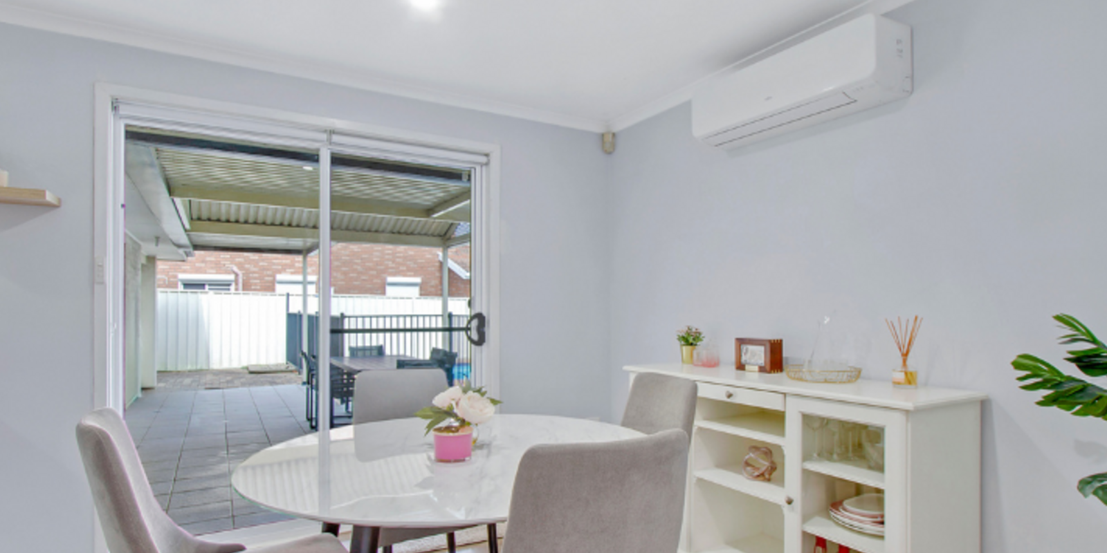 4 Como Close St Clair