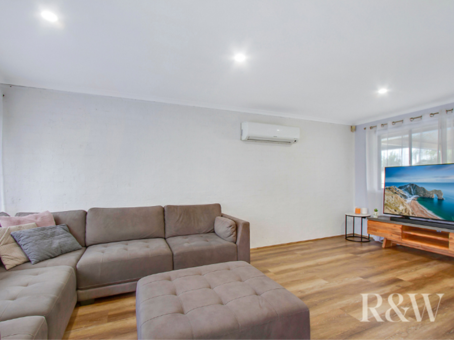 4 Como Close St Clair