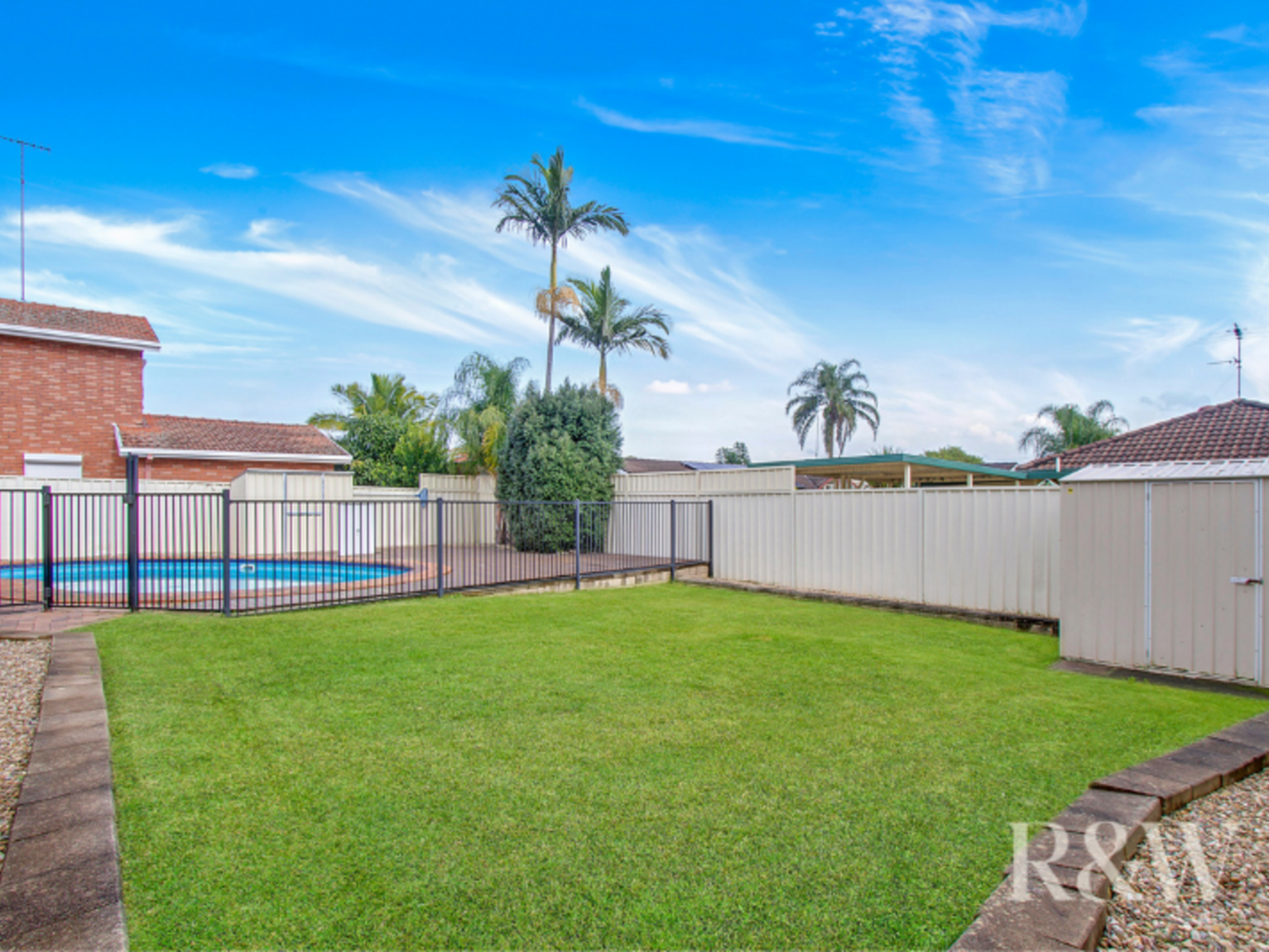4 Como Close St Clair