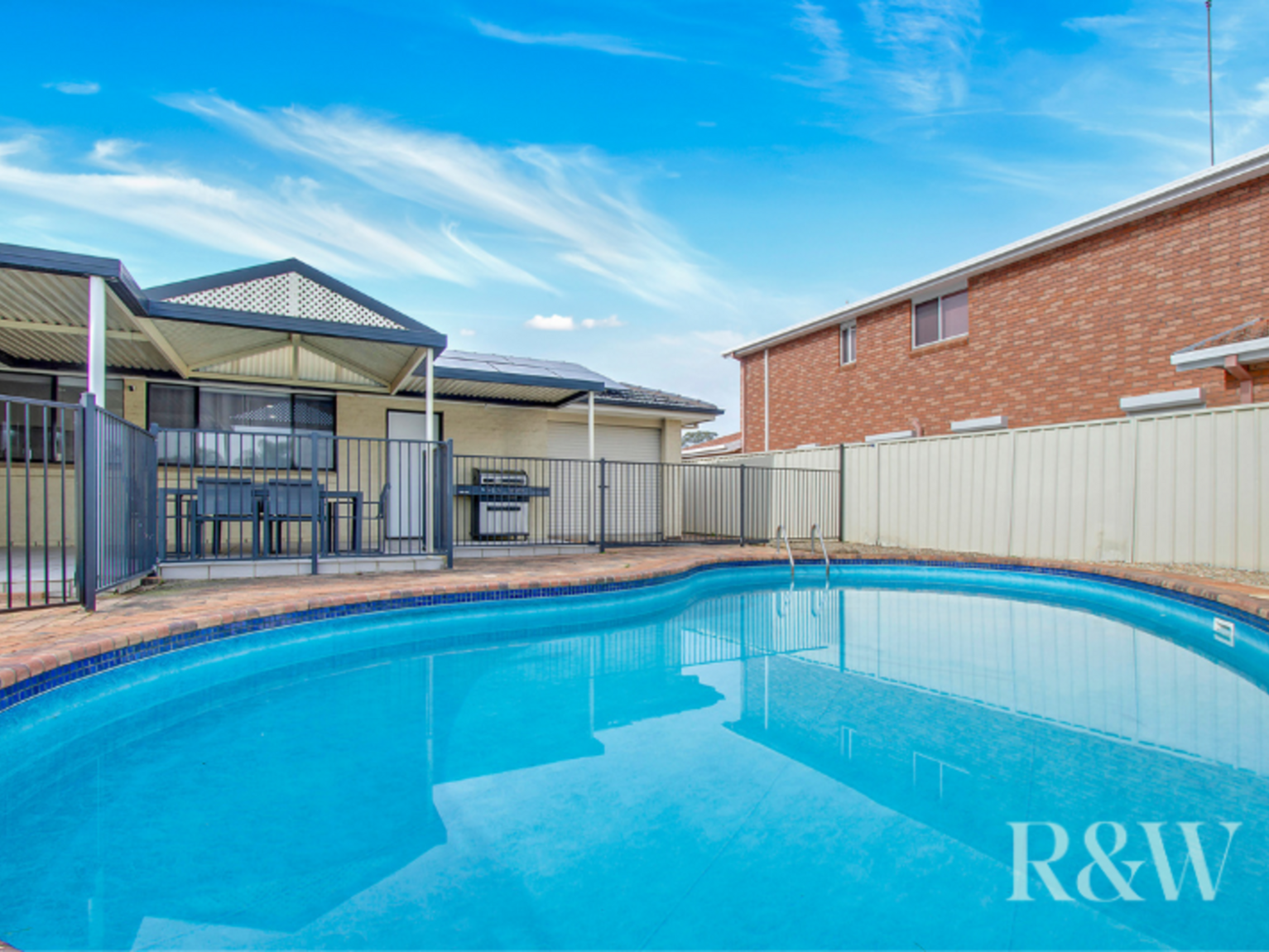 4 Como Close St Clair