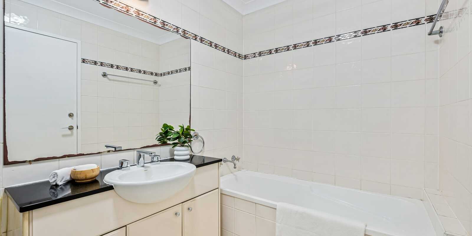 5/1 Bradley Place Liberty Grove