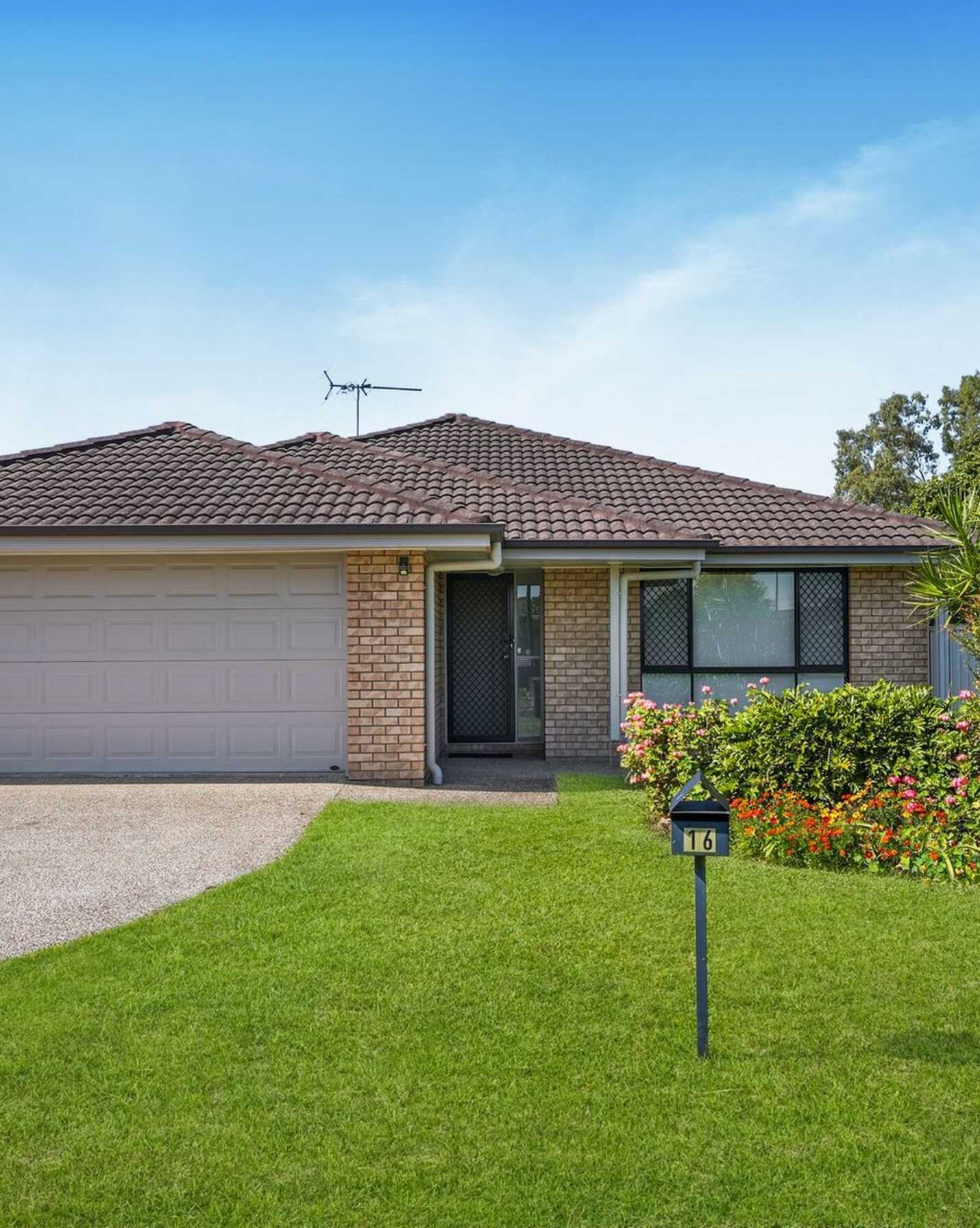 16 Lotus Avenue Bellmere, Bellmere - Image 1