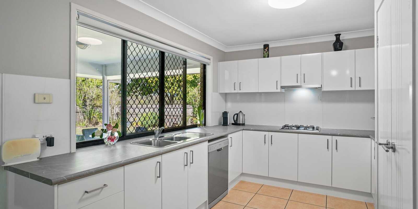 16 Lotus Avenue Bellmere 16 Lotus Avenue Bellmere