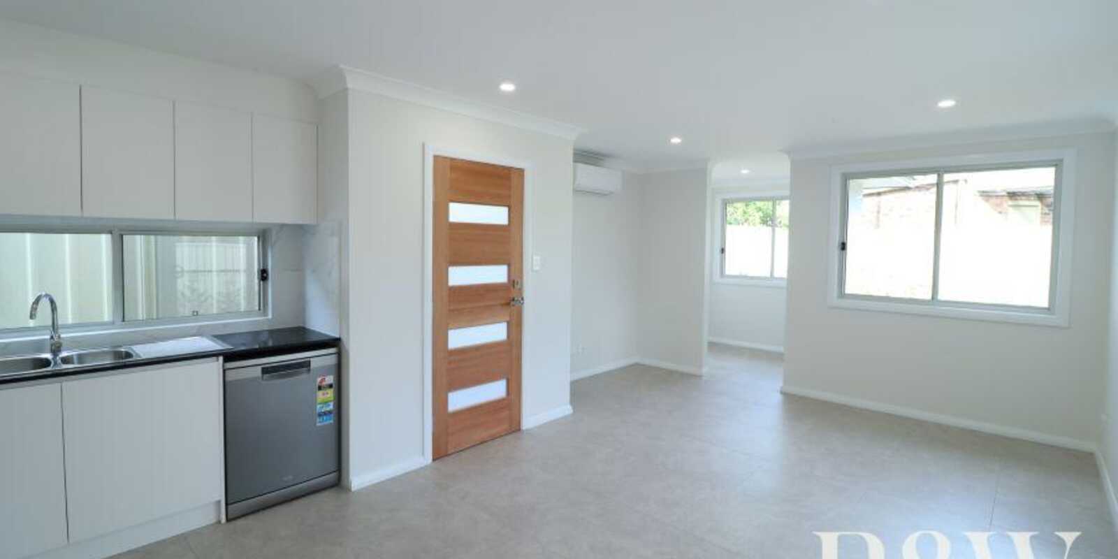8A Nightmist Grove St Clair