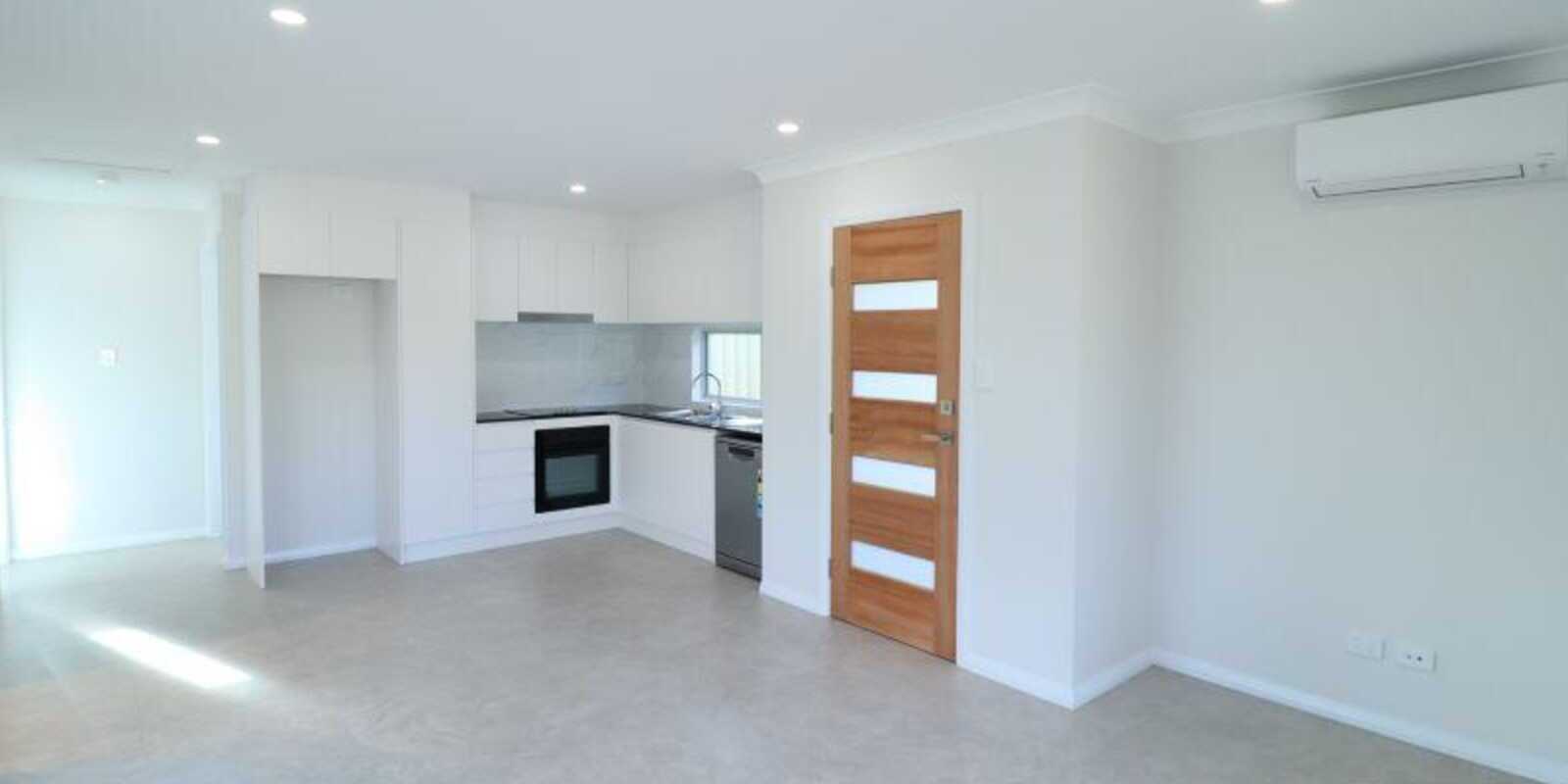 8A Nightmist Grove St Clair