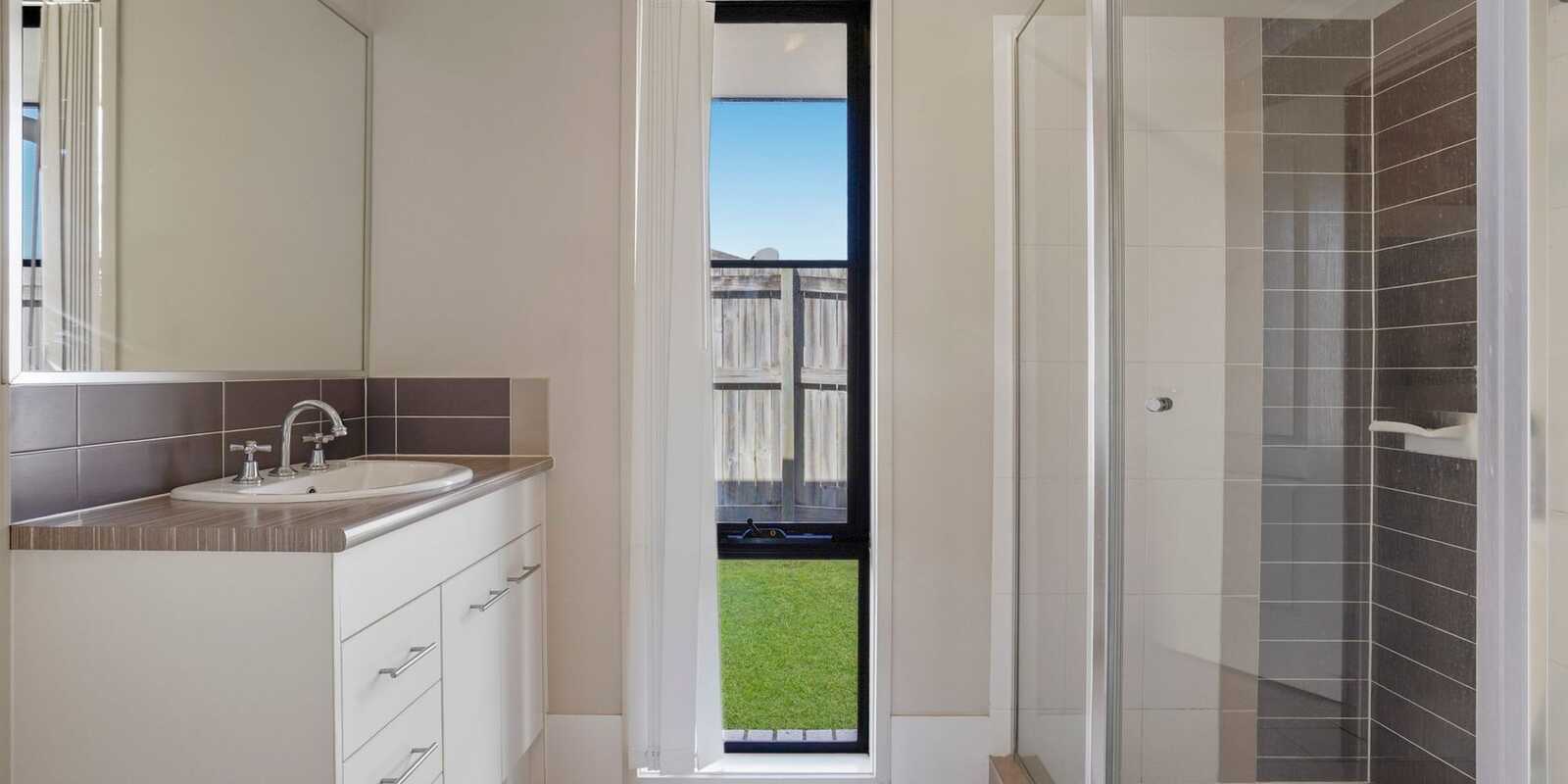 60 Coach Road West Morayfield 60 Coach Road West Morayfield