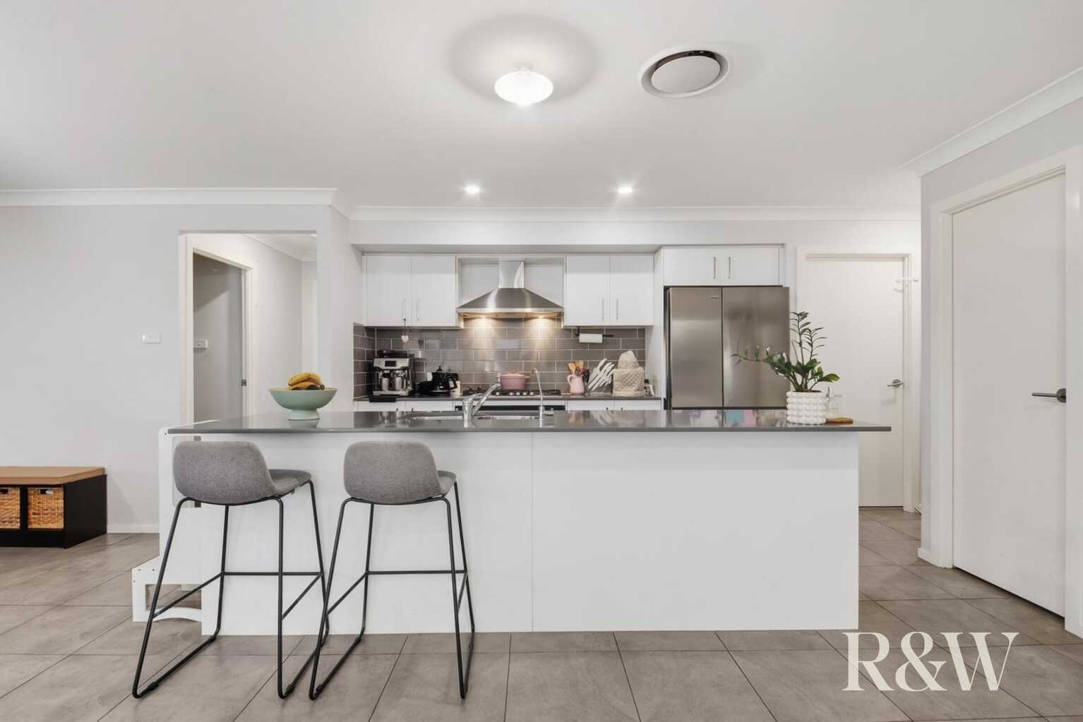 19 Runyon Street Spring Farm