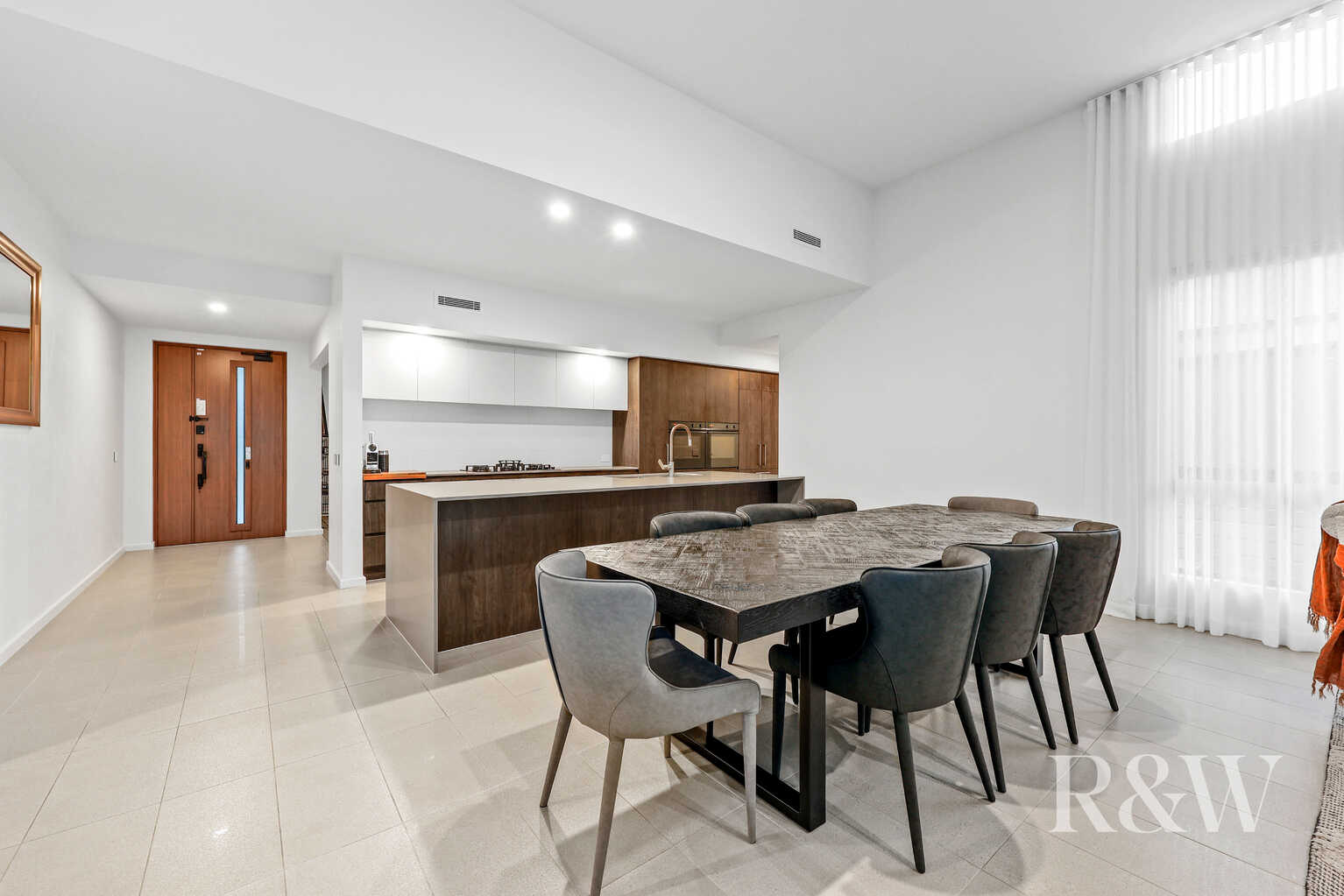 9 Hewitson Court Gledswood Hills 9 Hewitson Court Gledswood Hills