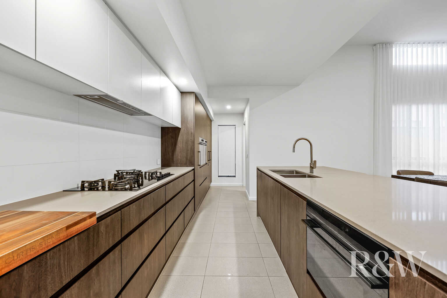 9 Hewitson Court Gledswood Hills 9 Hewitson Court Gledswood Hills