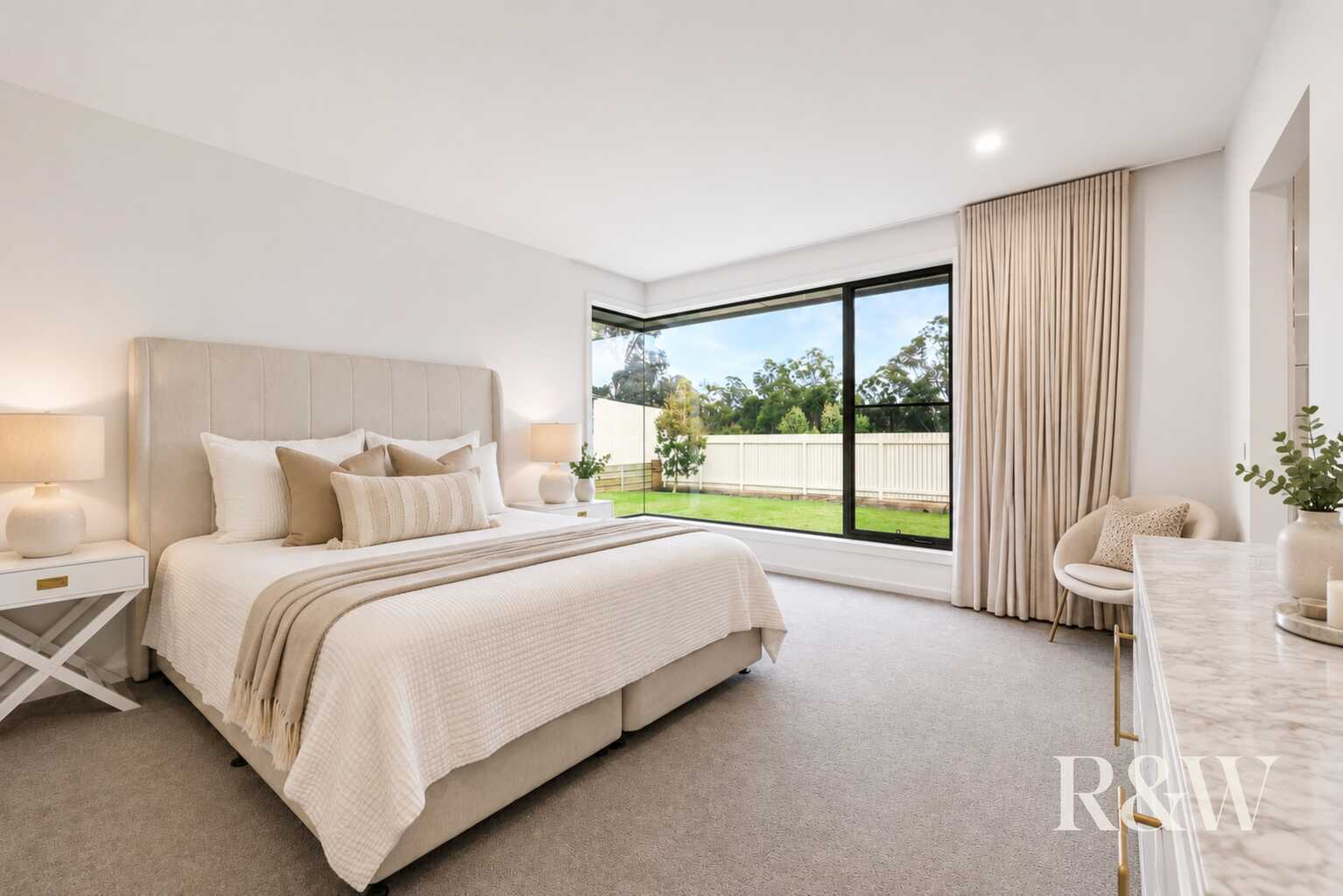 9 Hewitson Court Gledswood Hills 9 Hewitson Court Gledswood Hills
