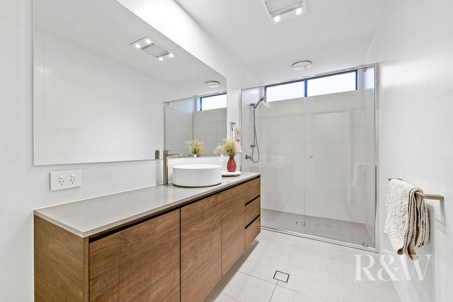 9 Hewitson Court Gledswood Hills 9 Hewitson Court Gledswood Hills
