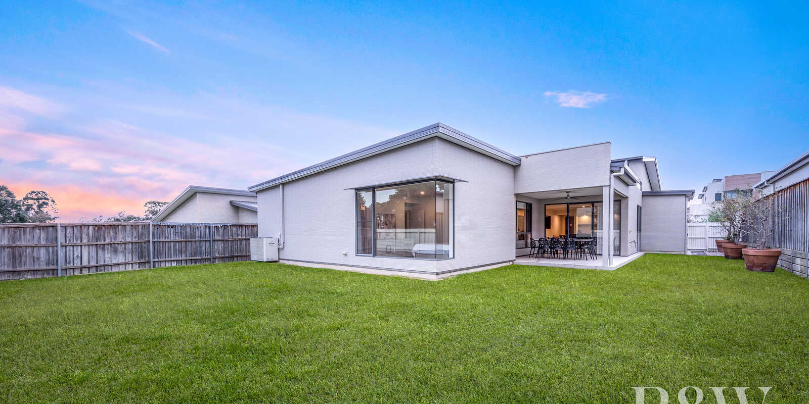 9 Hewitson Court Gledswood Hills 9 Hewitson Court Gledswood Hills