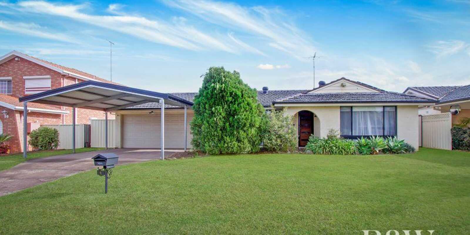 4 Como Close St Clair