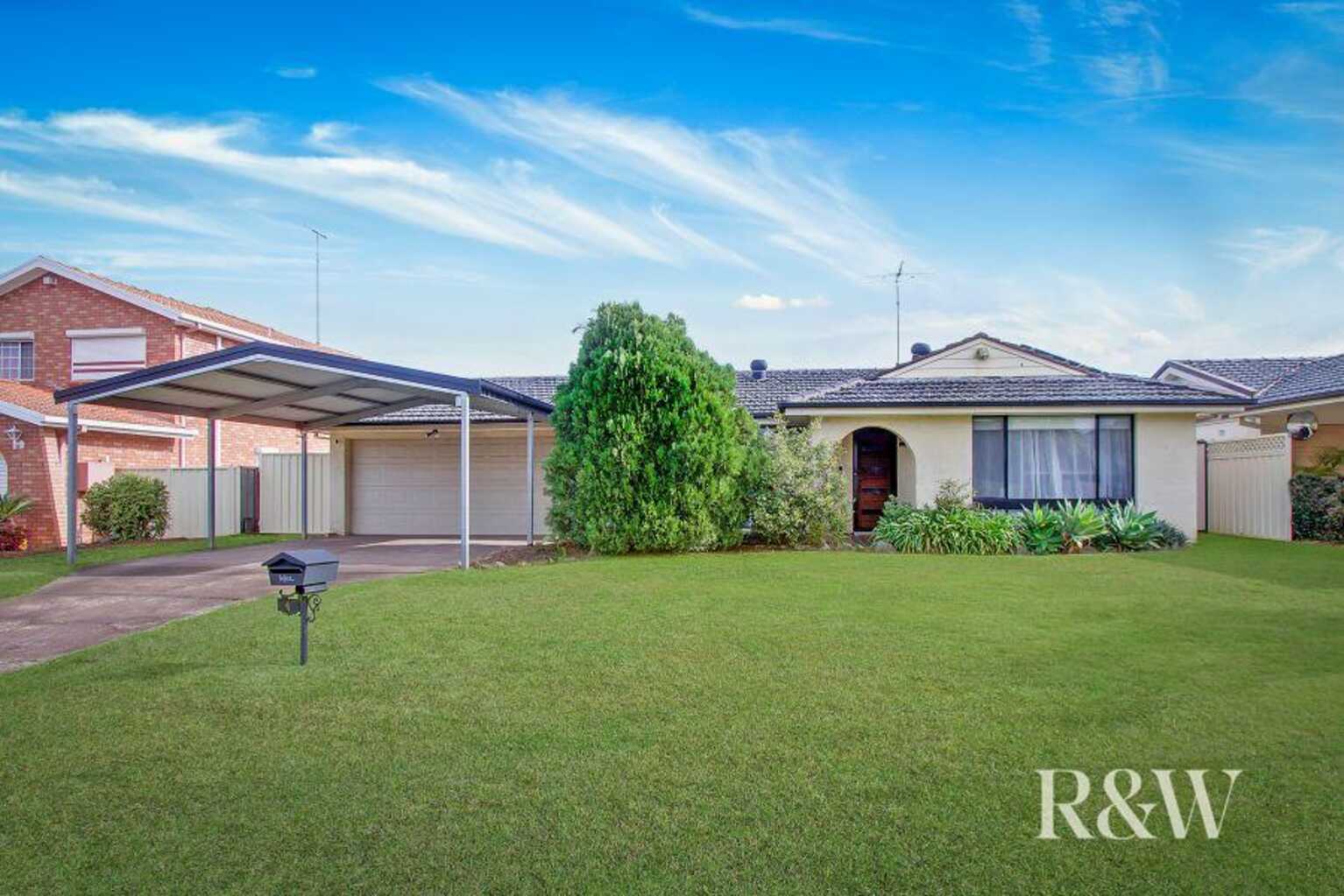 4 Como Close St Clair