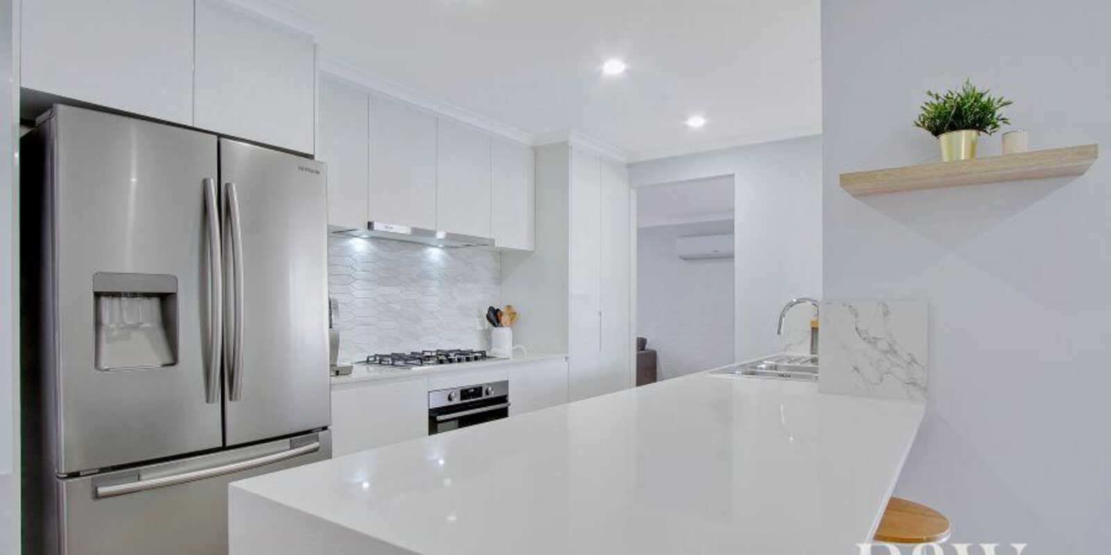 4 Como Close St Clair