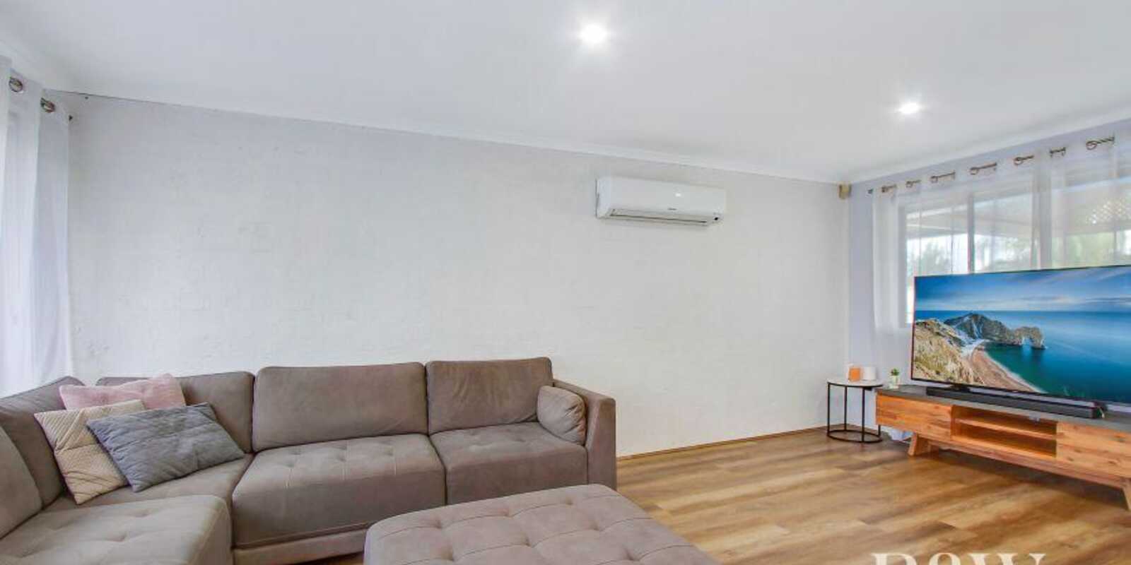 4 Como Close St Clair