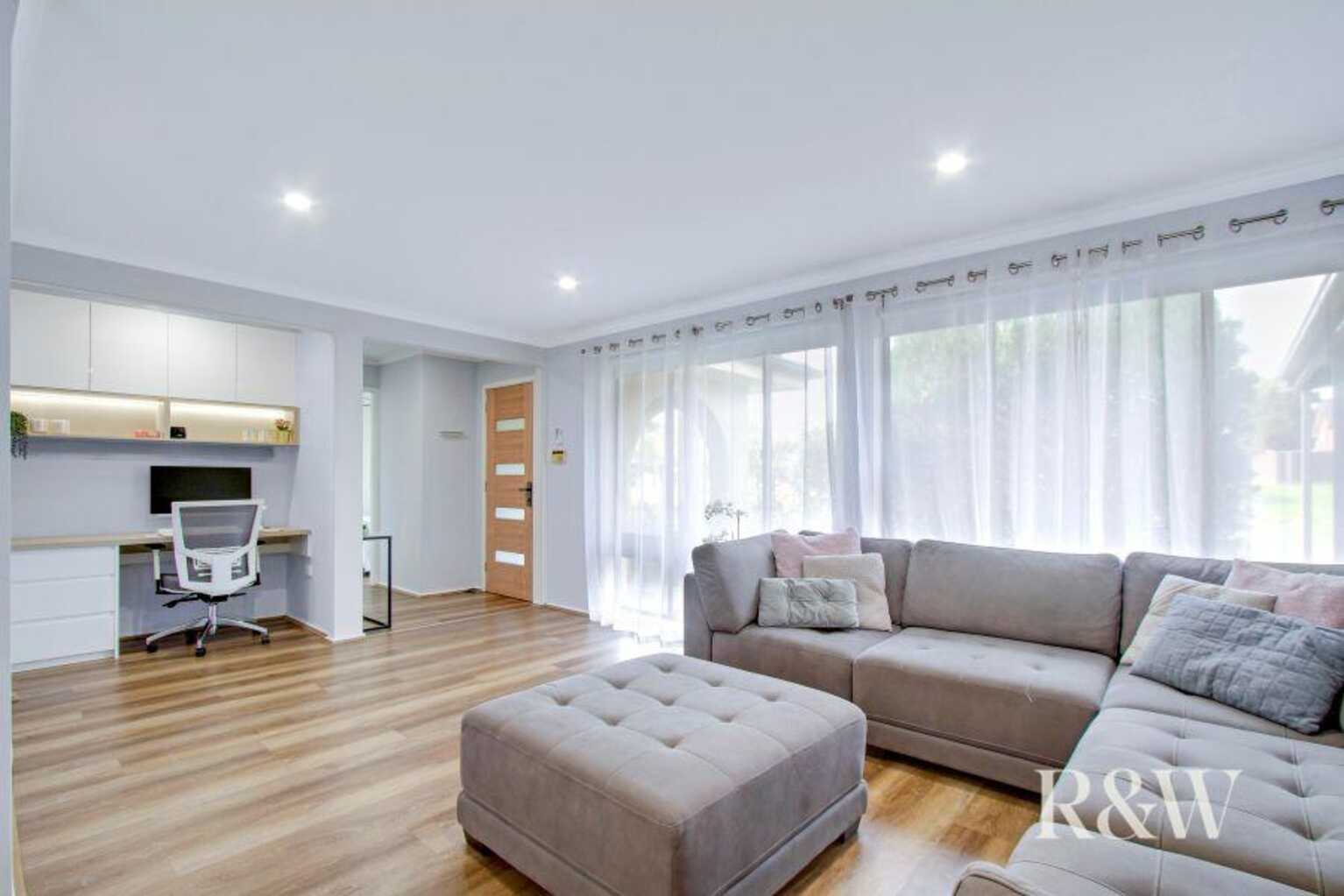 4 Como Close St Clair