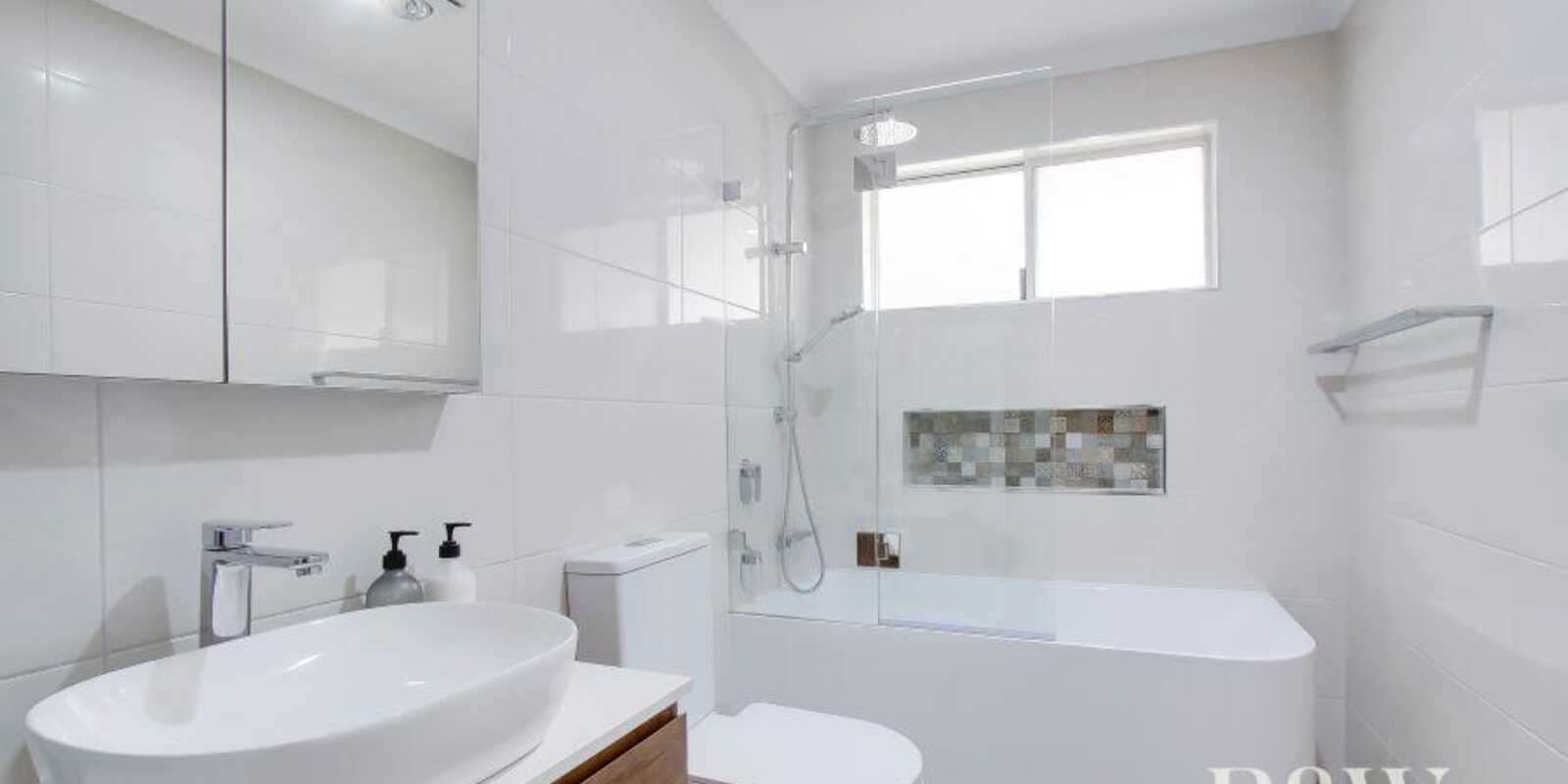 4 Como Close St Clair