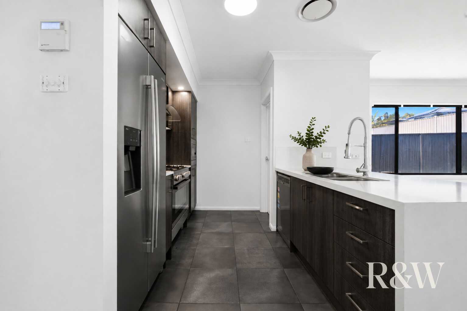 9 Arkley Avenue Claymore 9 Arkley Avenue Claymore