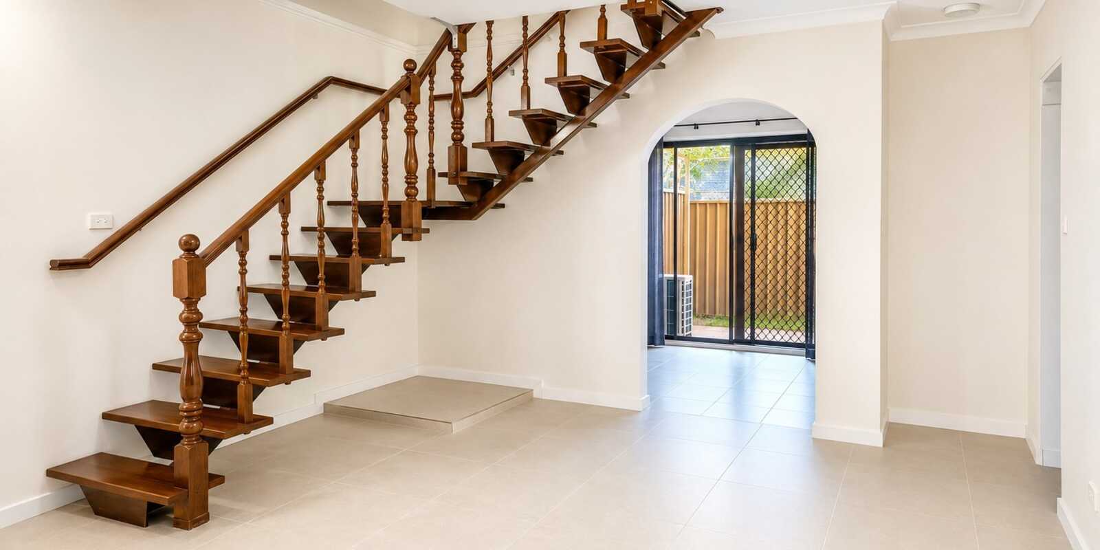 8/16 Hardy Street Fairfield