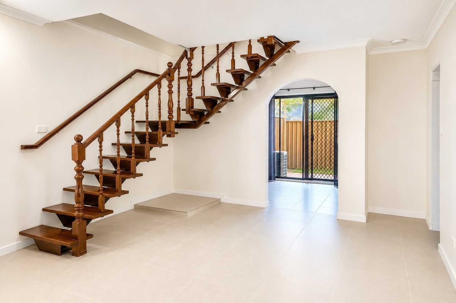 8/16 Hardy Street Fairfield