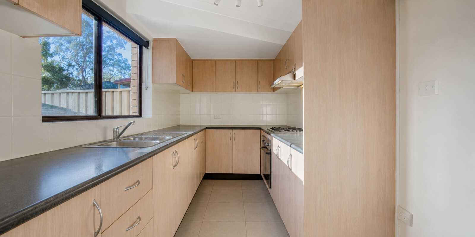 8/16 Hardy Street Fairfield