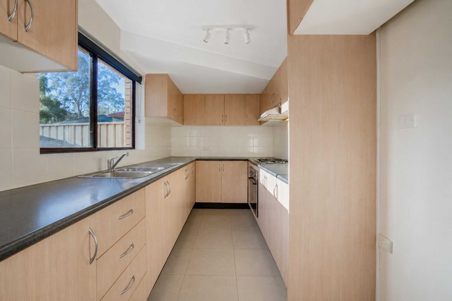 8/16 Hardy Street Fairfield