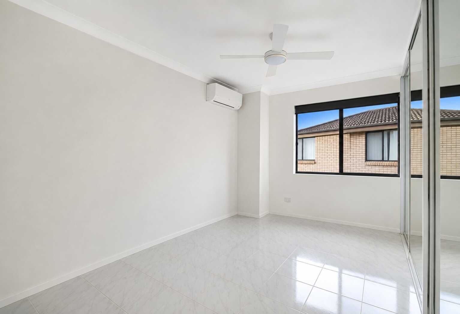 8/16 Hardy Street Fairfield
