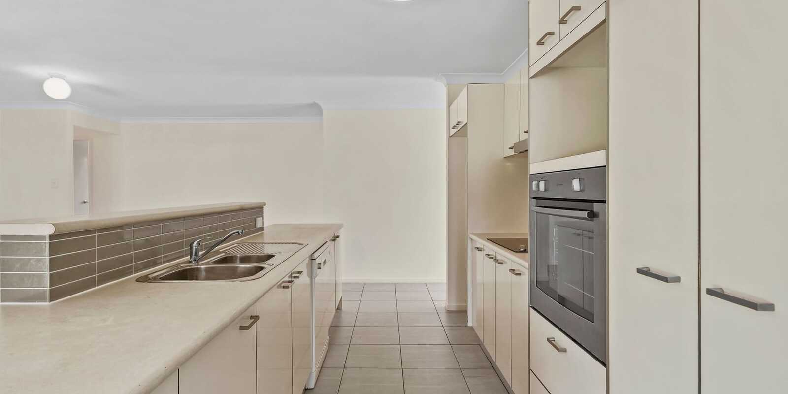 22 Piccadilly Street Bellmere 22 Piccadilly Street Bellmere